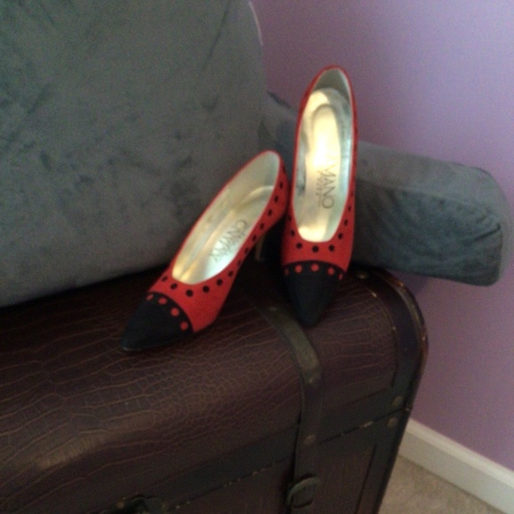 A’MANO ‘by hand’, rust red and black suede 3 1/4” heels, 7N - Picture 2 of 3